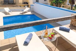 Pool - Sunny pool and terrace - Merill nb6, Mellieha, Malta (Mellieha)