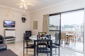 Dining - Sunny pool and terrace - Merill nb4, Mellieha, Malta (Mellieha)