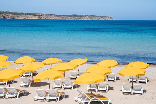 Sunny pool and terrace - Merill nb2, Mellieha, Malta
