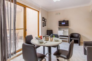 Dining - Sunny pool and terrace - Merill nb1, Mellieha, Malta (Mellieha)