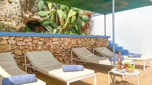 Terrace/patio - Sunny pool and terrace - Merill nb1, Mellieha, Malta (Mellieha)