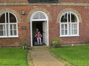 Exterior - Stables cottage - fully accessible with you in mind (Norwich)