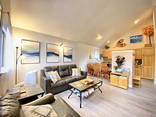 **NEWLY RENOVATED**Basecamp for Outdoor Adventures w/ BBQ, Shared Hot Tub & Pool
