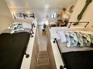 1 chambre, fer et planche à repasser, lit parapluie, Wi-Fi gratuit