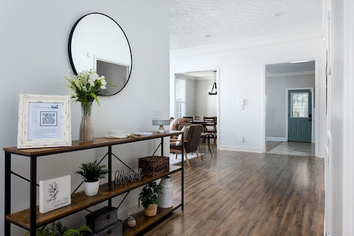 Timeless Midtown Craftsman • 2BR, 2BA • 15 Mins to Ft Moore