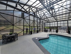 Indoor pool - Renovated Cabin. Hot tub, Arcade, Pool Table, Shuffle Board, Dollywood, Parking  (Sevierville)