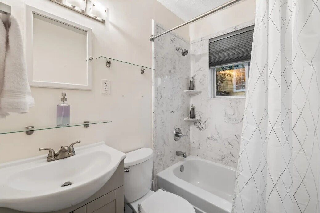 Tranquility @ Midtown With King suite