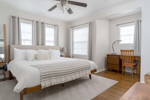 3 bedrooms, desk, iron/ironing board, travel crib - Spacious Mid Century Home by the Plaza District (Oklahoma City)