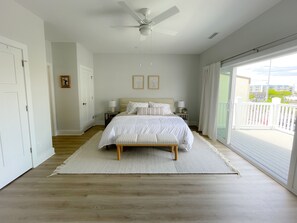 5 bedrooms, desk, iron/ironing board, free WiFi