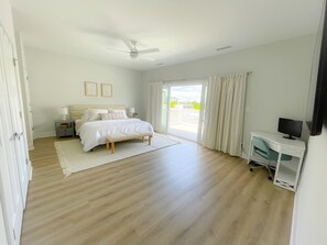 5 bedrooms, desk, iron/ironing board, free WiFi