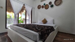 标准房 | 办公桌、免费 WiFi、床单