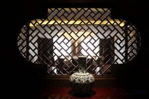 Unclassified image, 5 of 68, button - HR-East Hotel (Dalian)