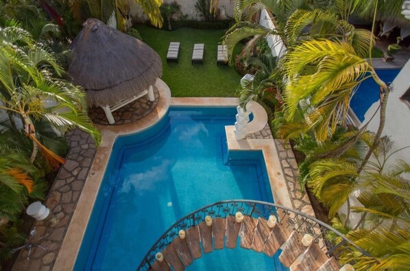 Alberca al aire libre 