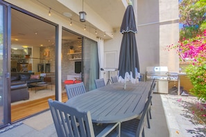 Outdoor dining - Endless Summer In Solana Beach (Solana Beach)
