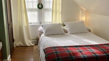 3 Schlafzimmer, Schreibtisch, Bügeleisen/Bügelbrett, Reisekinderbett