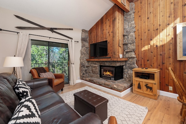 Living Room with Gas Fireplace and HDTV