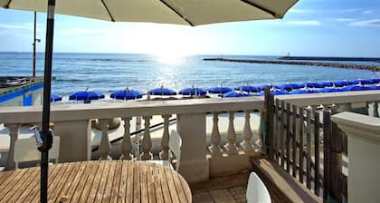 Casa Riva - Seafront apartment