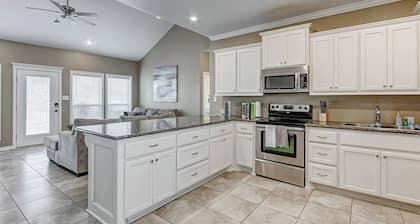 Hot Tub! | Pets | Game Room | August Specials!