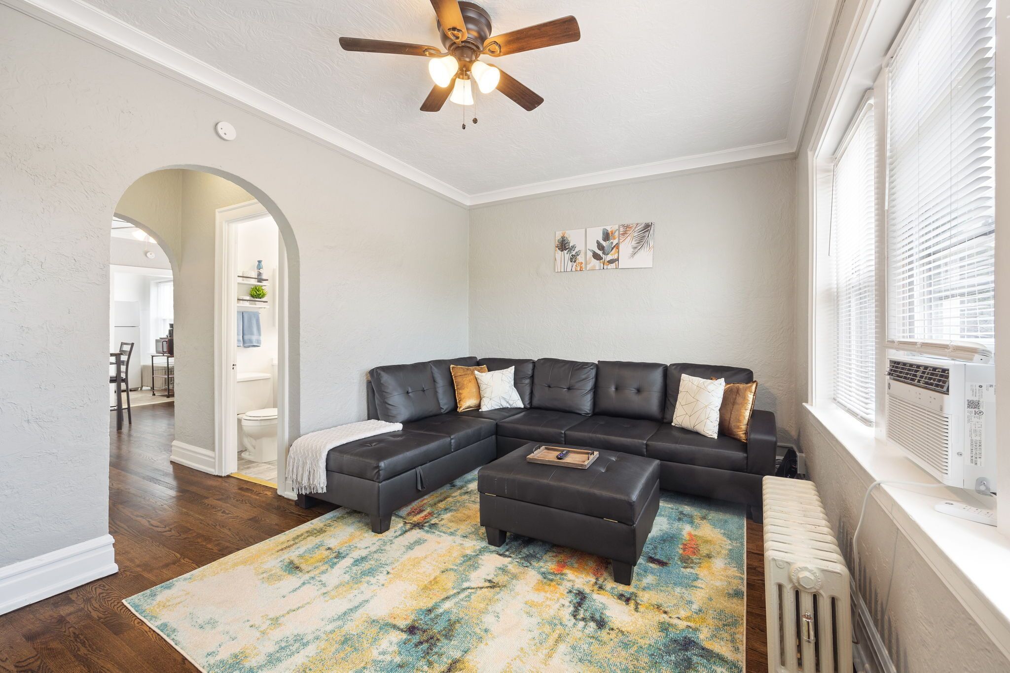 Rustic APT |Near Hosp| 25mins to ORD|MDW|DT|Free Parking&Wifi