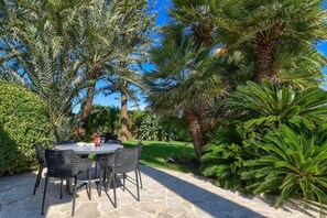 Outdoor dining - Beautiful and comfortable villa  with private pool in Denia, Costa Blanca, Spain for 6 persons (Denia)