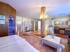 1 bedroom, desk, travel crib, free WiFi