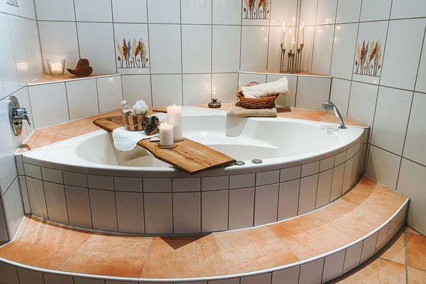 Eines der Highlights im Raum: Der Whirlpool