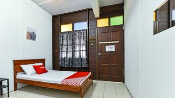Laptop workspace, free WiFi, bed sheets
