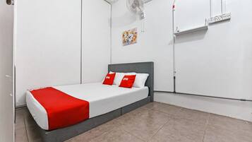 Laptop workspace, free WiFi, bed sheets