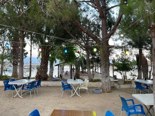 Ünlü Konaklama Kafe