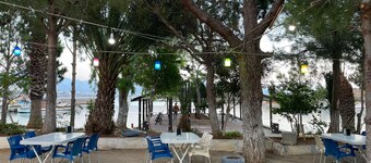 Ünlü Konaklama Kafe