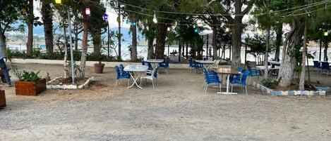 Basic Triple Room | Terrace/patio