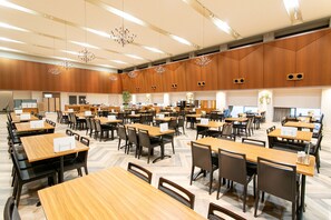 Breakfast and lunch served - TOSEI HOTEL & SEMINAR MAKUHARI (Narashino)