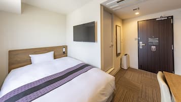 Premium bedding, down duvets, pillow-top beds, desk