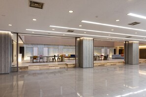 Reception hall - TOSEI HOTEL & SEMINAR MAKUHARI (Narashino)