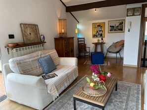 TV - Casa Alfonso by Interhome (Pietrabruna)