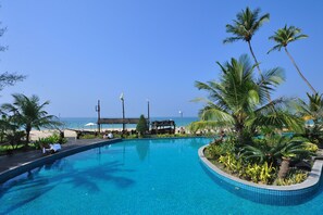 Seasonal outdoor pool - One Myanmar Resort Ngapali (Ngapali)