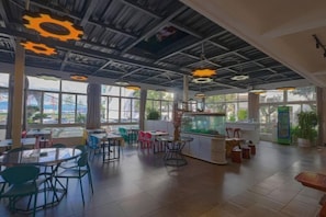 Restaurant - Hesihaijingbieyuan (Dali)