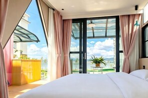 Room - Hersy Vista · Hesi 270° Panoramic Erhai-Cangshan View Boutique Stay (Dali City)