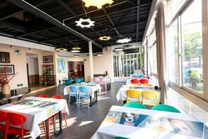 Restaurant - Hersy Vista · Hesi 270° Panoramic Erhai-Cangshan View Boutique Stay (Dali City)