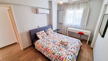 2 bedrooms, desk, laptop workspace, free WiFi