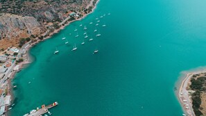 Una spiaggia nelle vicinanze, un bar sulla spiaggia, nautica/canottaggio