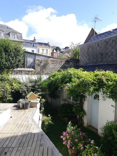 Close to the sea and town center