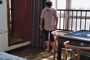 Unclassified image, 5 of 54, button