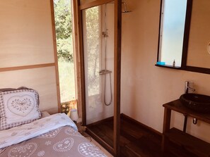 5 bedrooms, WiFi