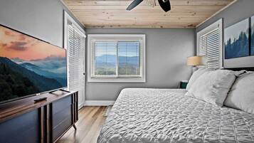 3 bedrooms, memory foam beds, iron/ironing board, WiFi