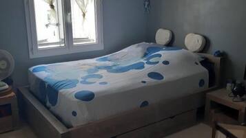 4 habitaciones, escritorio, wifi gratis y ropa de cama