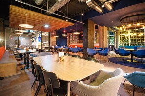 Desayuno buffet incluido todos los días 