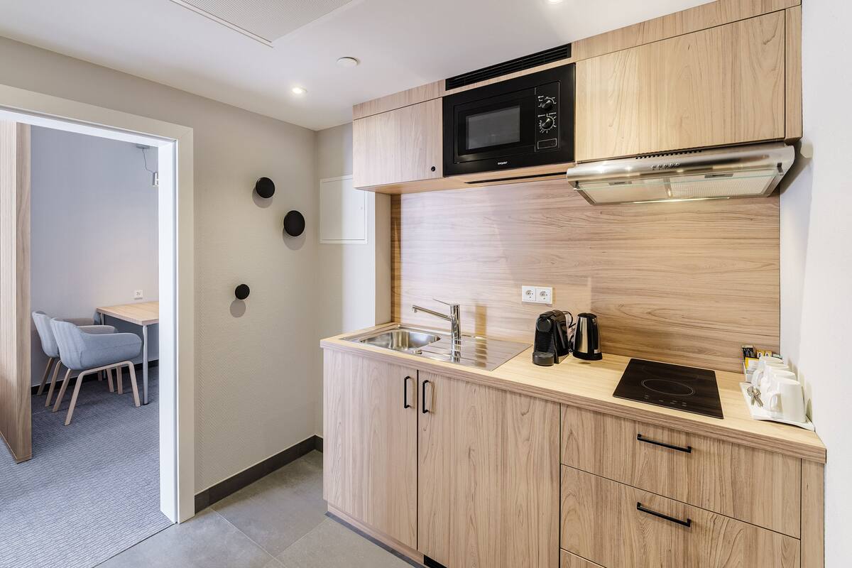 suite, 2 bedrooms | desk, laptop workspace, blackout curtains, soundproofing