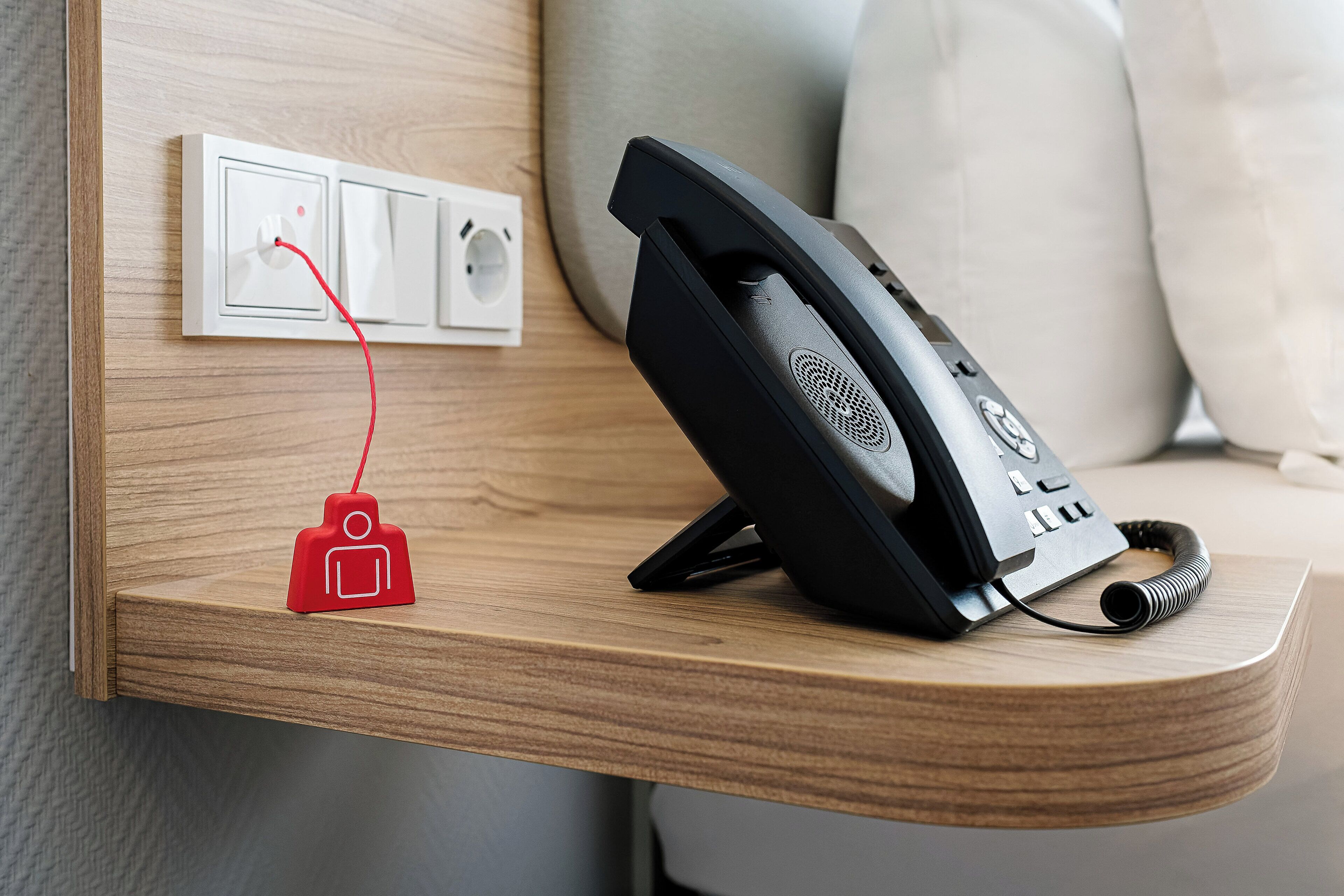 standard room, 1 queen bed, accessible bathtub | desk, laptop workspace, blackout curtains, soundproofing