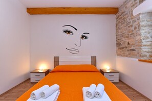 2 bedrooms, internet